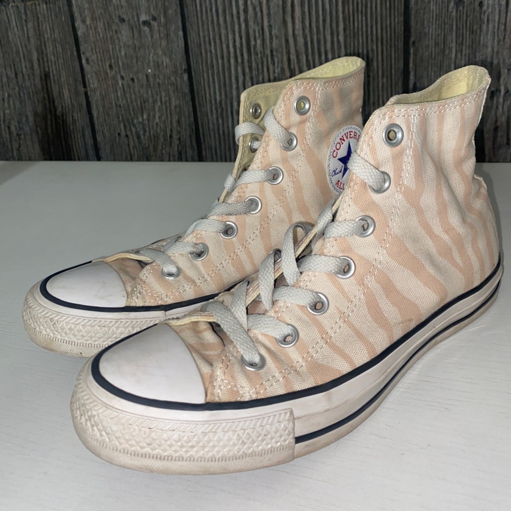 Light pink Zebra print converse